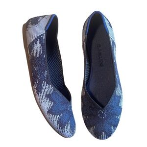 Rothy’s The Flat Tourmaline Multiple Blue Colors Flower Design Rounded Flat Sz 8